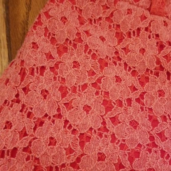 Lace cuffed shorts - Picture 3 of 4